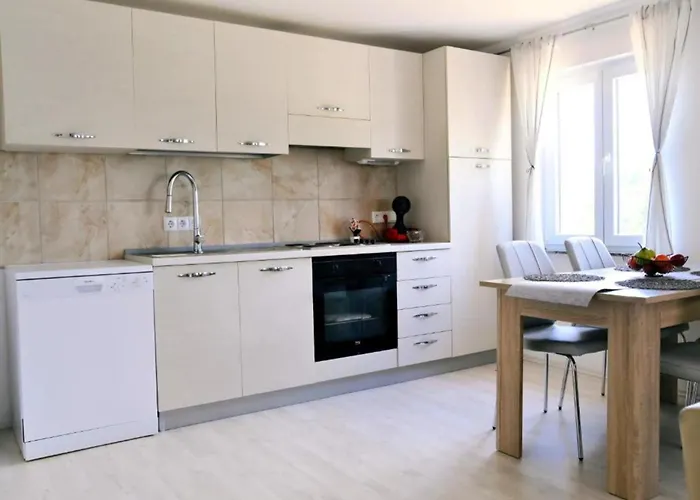 Vikendica Mumy - Four Bedroom With Pool Gostinjac
