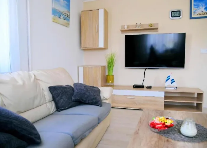 Mumy - Four Bedroom With Pool