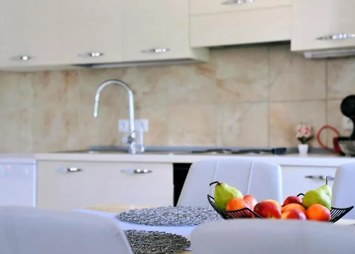 Mumy - Four Bedroom With Pool Vikendica *