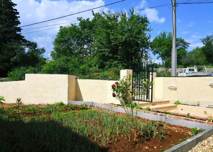 Mumy - Four Bedroom With Pool