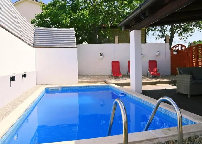 Mumy - Four Bedroom With Pool Vikendica