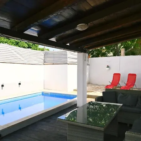 Mumy - Four Bedroom With Pool Nyaraló