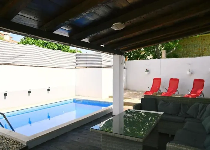 Mumy - Four Bedroom With Pool Tatil Evi